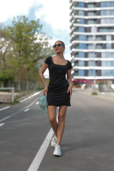 Жіноча сукня